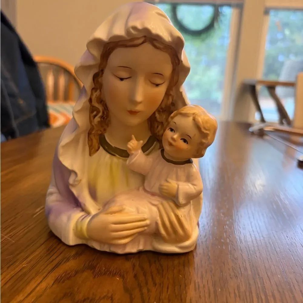 Madonna and Child MCM figurine statue planter. Vintage stamped 7C76